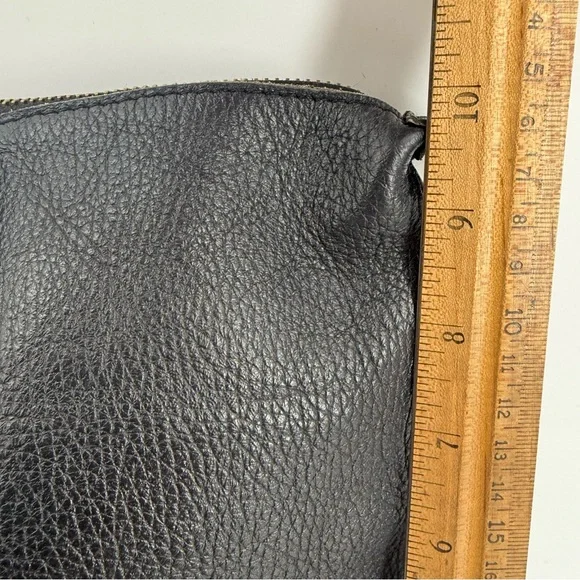 Cuyana Crossbody bag black‎ leather tote crossbody bag gold hardware slouchy